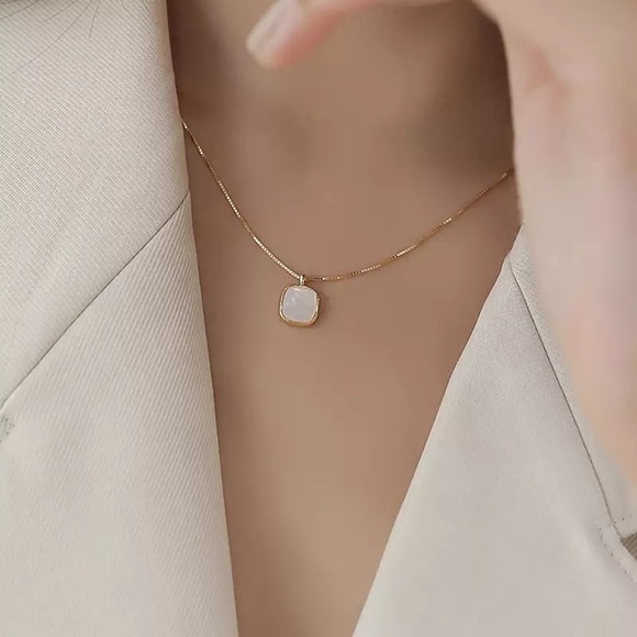 Mother of Pearl vermeil necklace charm gold sterling silver - Picture 4 of 13